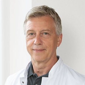 Porträtfoto von Dr. Eduard Gruber, erstellt von Stephan Hubrich