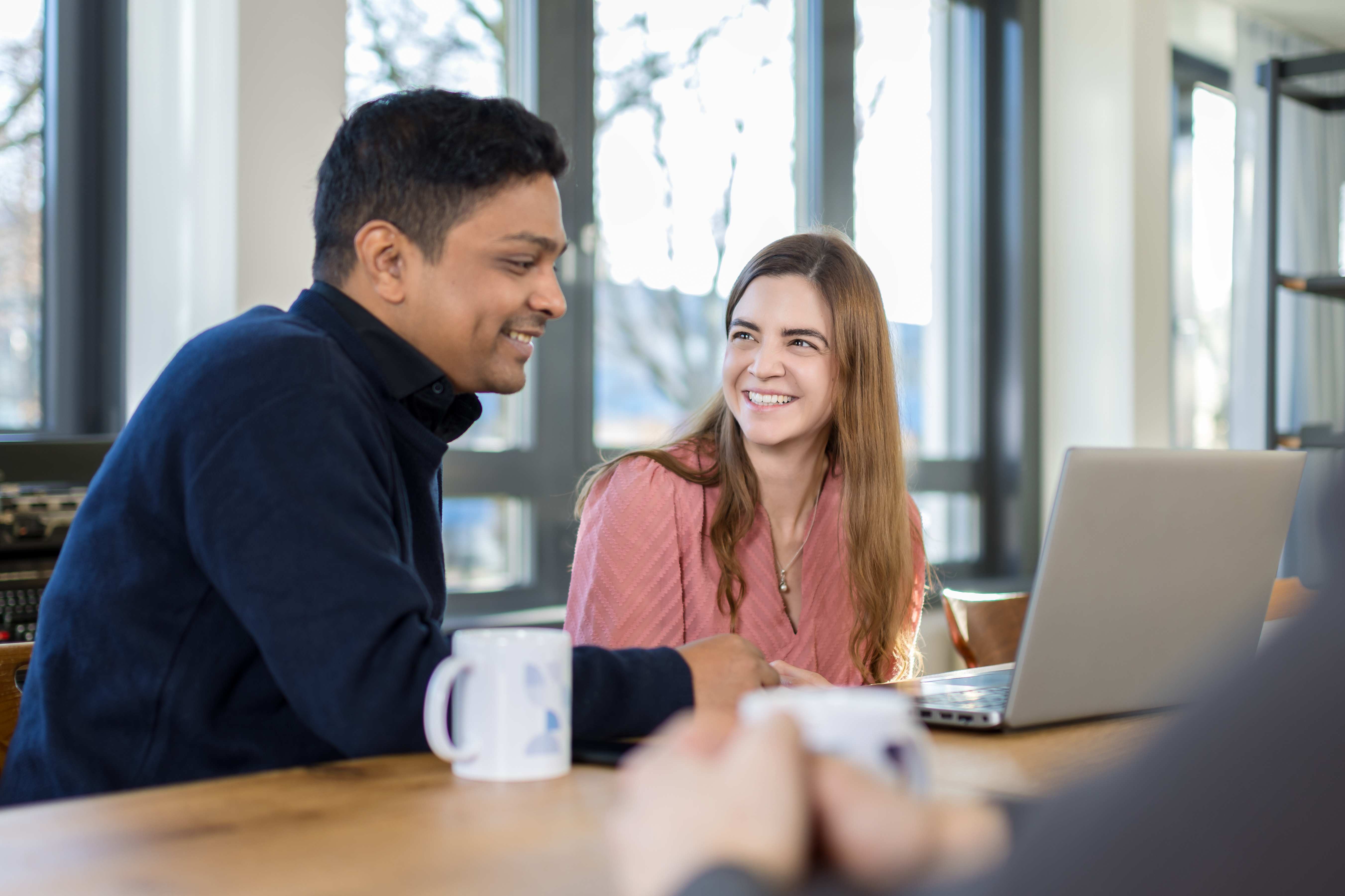 Sana Management Service Mitarbeitende planen die nächsten Projekte