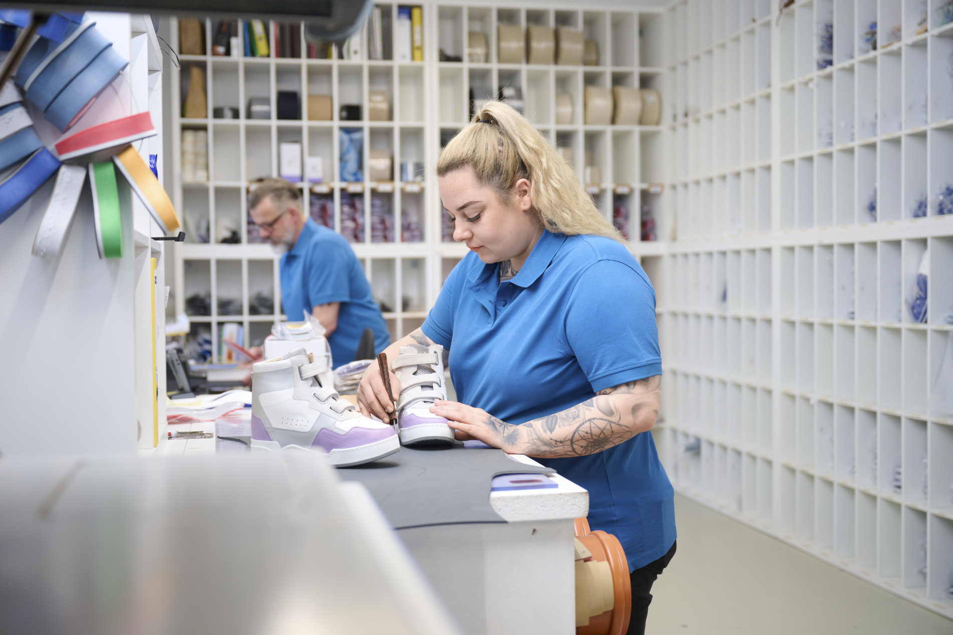 Orthotechnikerin bei der Arbeit