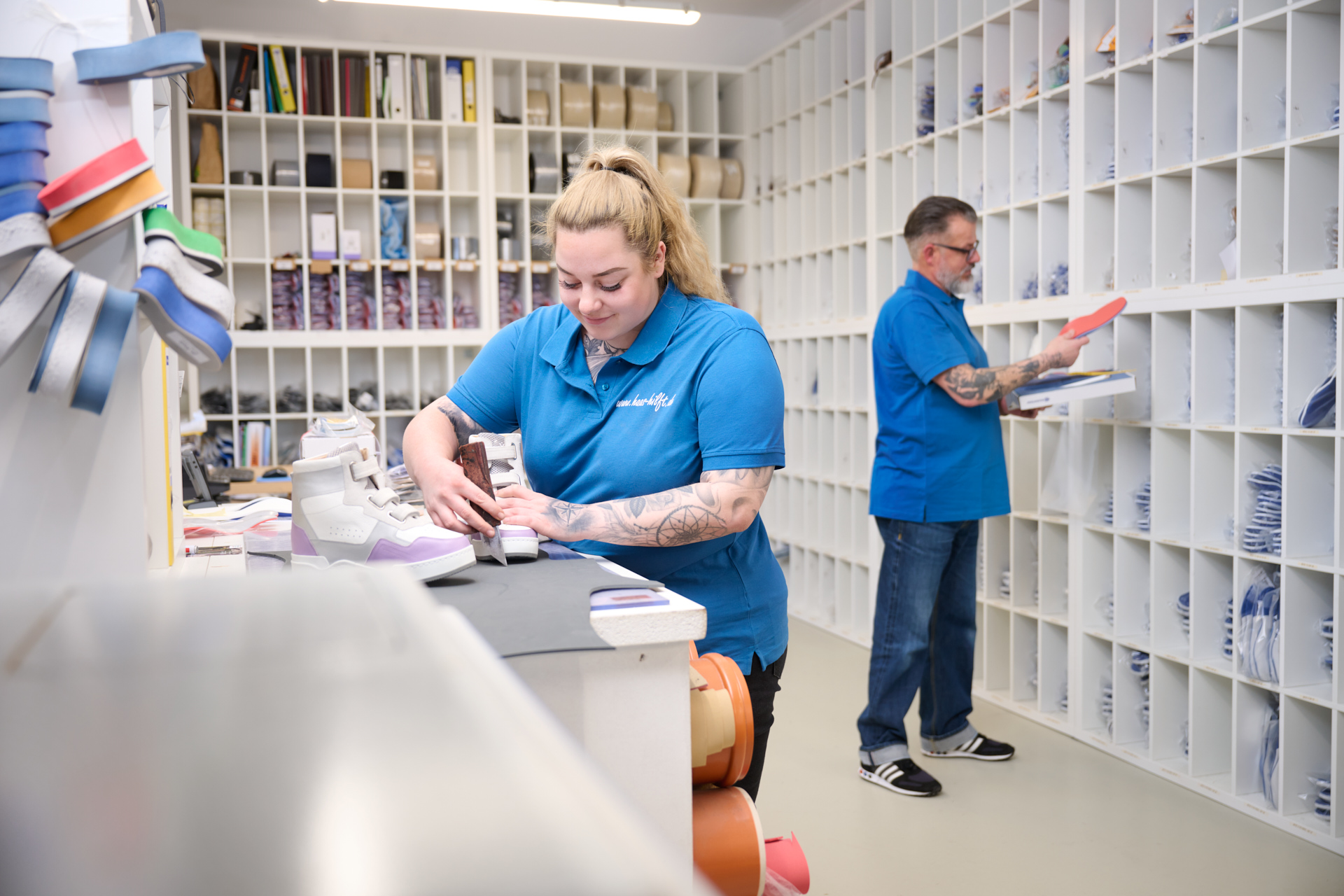 Orthopädietechniker in der Reparatur