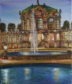 Gemälde des Palais im Großen Garten. Ein prächtiger Barockpalasts mit grüner Kuppel, aufwendiger Architektur und einem Springbrunnen in der Mitte. Ein weiterer reflektierender Springbrunnen im Vordergrund, ruhiger Abendhimmel.