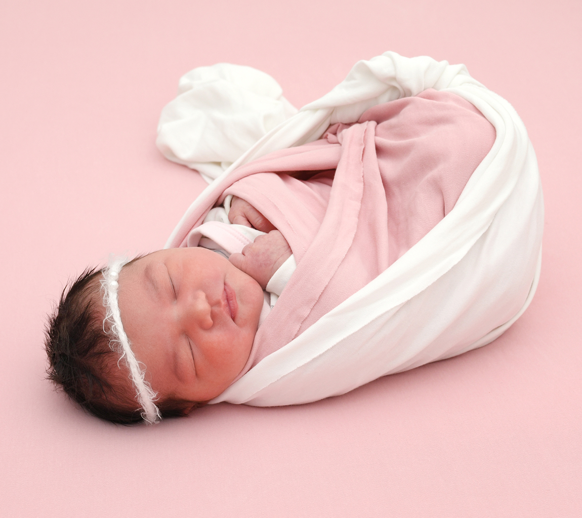 Babygaleriebild von Eliyana-Charise, geboren am 21.12.2025 im Sana Klinikum Hof