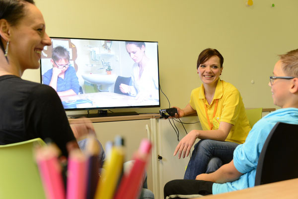 Familienzentrierte Interaktionstherapie Mutter und Kind bei der familienzentrierten Interaktionstherapie