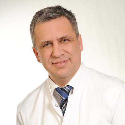 Dr. med. (Univ. Zagreb) Mentor Aliu Porträt von Dr. med. (Univ. Zagreb) Mentor Aliu, Oberarzt, Facharzt für Neurologie am Sana Klinikum Coburg der Sana Kliniken Oberfranken