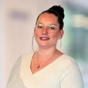 Porträtfoto Vanessa Bohms, Sekretariat der Allgemeinchirurgie des Sana Krankenhauses Benrath