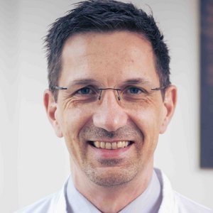 Portraitbild von Prof. Dr. med. habil. Axel Linke, Ärztlicher Direktor und Chefarzt der Klinik