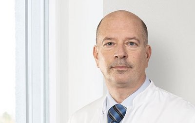 Porträtfoto Dr. Marc Goebel, Chefarzt, Facharzt für Chirurgie, Unfallchirurgie und Sportmedizin am Sana Krankenhaus Hürth 