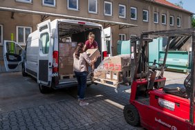 Sana Kliniken Leipziger Land | Spendenaktion Ukraine | Materialverladung