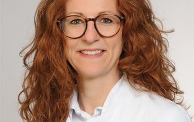Porträt von Dr. med. Franziska Groenen, Chefärztin Zentrale Notaufnahme am Klinikum Coburg der Sana Kliniken Oberfranken.