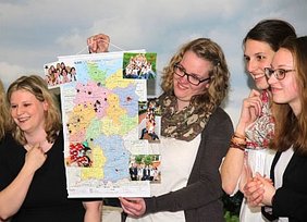 Die frisch examinierten Hebammen sind gefragt. Sie werden nicht nur in Hameln sondern auch in ganz Deutschland tätig sein.