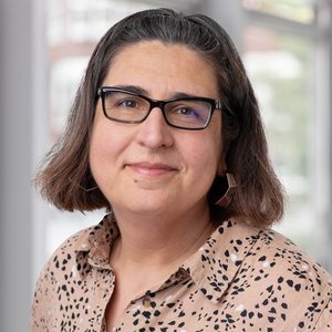 Porträtfoto von Iris Dearne, Ergotherapeutin der Psychiatrischen Institutsambulanz der Regio Kliniken