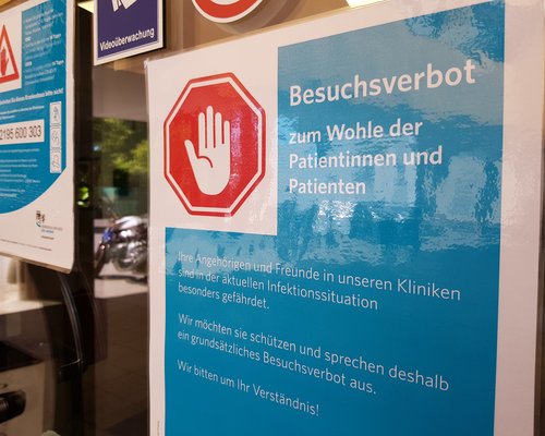 Das bisher geltende generelle Besuchsverbot im Sana Krankenhaus Radevormwald wird ab Dienstag aufgehoben.