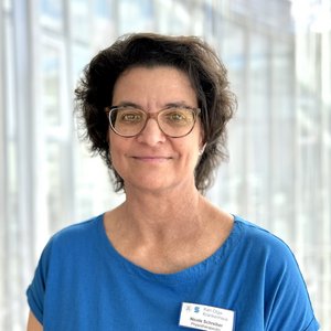 Portraitbild von Nicole Schreiber, Zertifizierte Handtherapeutin (AFH) und Physiotherapeutin am Karl-Olga-Krankenhaus