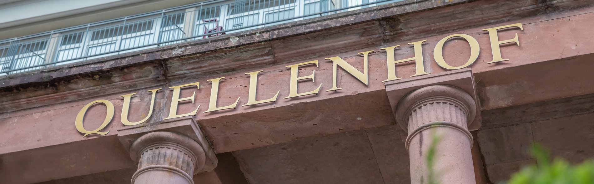Quellenhof Eingang