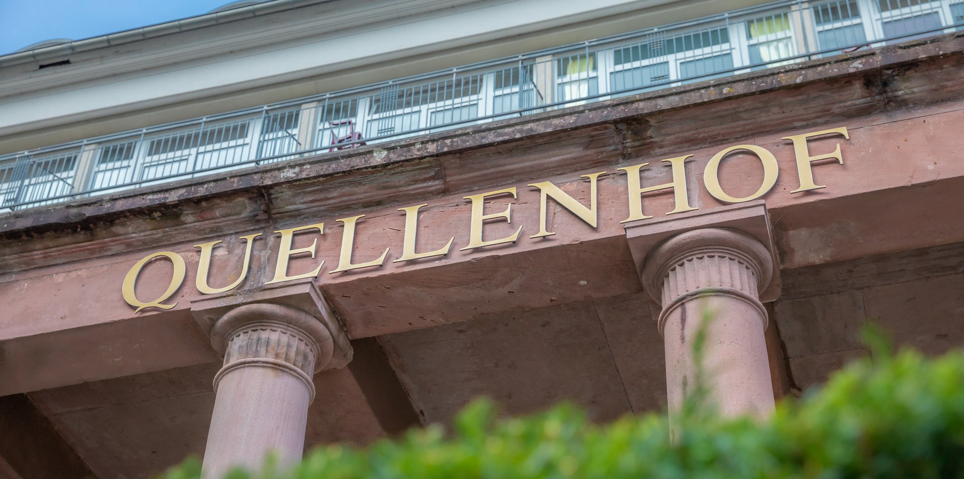 Quellenhof Eingang