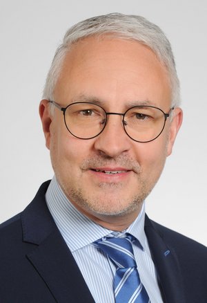 Porträt von Marco Zipfel, Klinikmanager Sana Klinikum Coburg