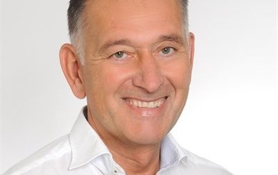 Porträt von Dr. med. Harald-Hans Altmann, Chefarzt für Frauenheilkunde und Geburtshilfe, Gynäkologischer Onkologe, zertifiziert nach AGUB II (Arbeitsgemeinschaft Gynäkologische Urogynäkologie und Beckenbodenrekonstruktion), zertifiziert nach MIC II der AGE (Arbeitsgemeinschaft Gynäkologische Endoskopie) am Sana Klinikum Coburg der Sana Kliniken Oberfranken