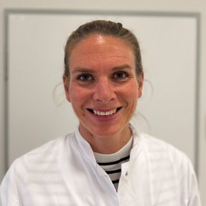 Oberärztin Dr. med. Nana Bündgen, Fachärztin für Frauenheilkunde und Geburtshilfe