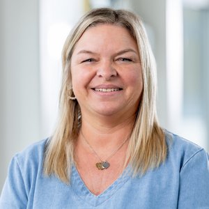 Porträt von Stefanie Finelli, Chefarztsekretärin der Klinik für Kinder und Jugendliche im Sana Klinikum Hof