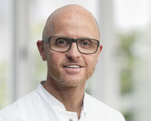 Dr. Torsten Schwalm ist Ärztlicher Direktor und Chefarzt der Inneren Medizin im Sana-Krankenhaus Hürth. (Foto: Michael Mutzberg)