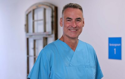 Steffen Sola, Departmentleiter Wirbelsäulenchirurgie, Sana Kliniken Niederlausitz, Porträt