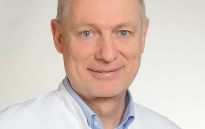 Porträt von Dr. med. Christoph Sommer, Chefarzt für Schmerztherapie am Klinikum Lichtenfels der Sana Kliniken Oberfranken.