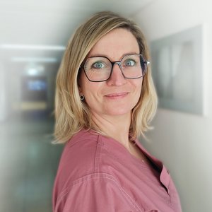 Dr. med. Julia Klyszcz Fachärztin für Gynäkologie und Geburtshilfe Schwerpunkt: Spezielle Geburtshilfe und Perinatalmedizin