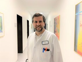 Leonid Kogan ist neuer Oberarzt im Sana Krankenhaus Radevormwald (Foto: Stefan Mülders).