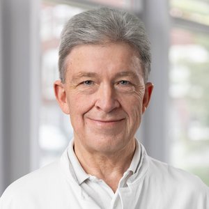 Porträtfoto von Hans-Henning Harden, Oberarzt der Klinik für Anästhesiologie der Regio Kliniken