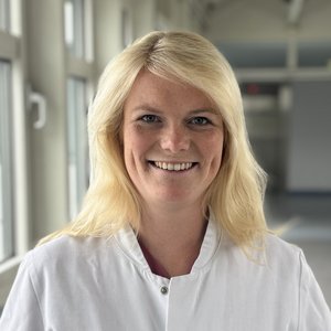 Porträt von Dr. med. Linda Zimmerling, Oberärztin der Klinik für Kinder und Jugendliche, Fachärztin für Kinder und Jugendmedizin