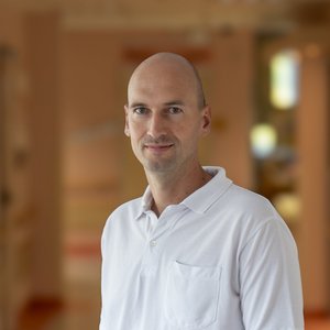 Porträtbild von Dr. med. Robert Wieland, Oberarzt in der Klinik Innere Medizin am Sana Klinikum Wurzen