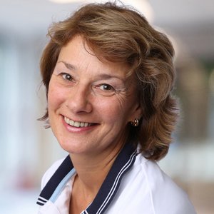 Porträtfoto Dr. med. Ulrike König, Fachärztin für Innere Medizin am Sana Klinikum Benrath 