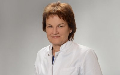 Porträtbild von Dr. med. Katrin Gröger, Chefärztin der Klinik für Kinder- und Jugendmedizin.