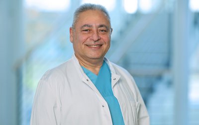 Maher El-Kaissi, Chefarzt Gynäkologie und Geburtshilfe der Sana Kliniken Niederlausitz, Porträt