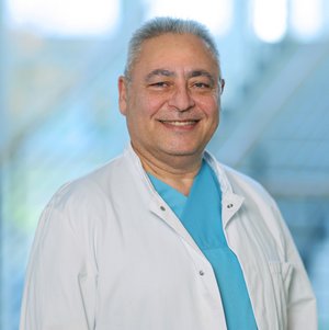Maher El-Kaissi, Chefarzt Gynäkologie und Geburtshilfe der Sana Kliniken Niederlausitz, Porträt