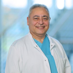 Maher El-Kaissi, Chefarzt Gynäkologie und Geburtshilfe der Sana Kliniken Niederlausitz, Porträt