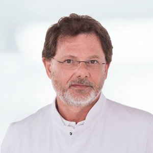 Dr. Steffen Fritz Portraitfoto von Dr. Steffen Fritz, Chefarzt der Frauenklinik und Leiter Brustzentrum am Sana Klinikum Landkreis Biberach