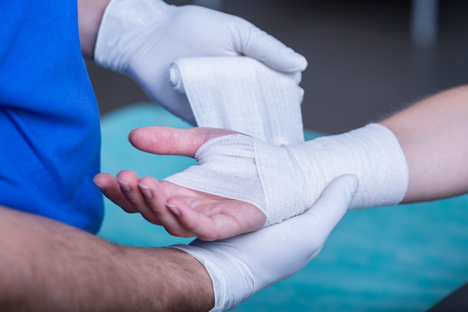 Verband anlegen
