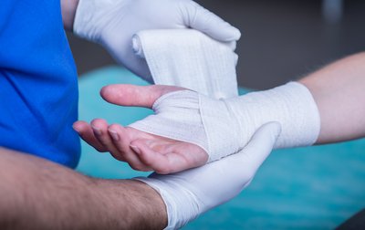 Verband anlegen