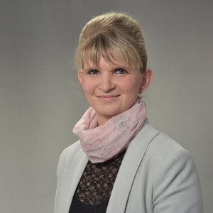 Porträtbild von Luisa Osterried, Pflegedienstleiterin im Altenpflegeheim Bergstraße in Brandis, Haus 1