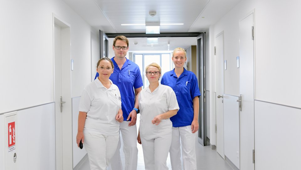 PflegerInnen im Flur