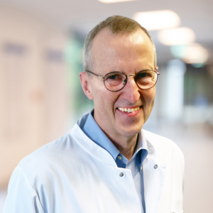 Porträtfoto Prof. Dr. med. Ralf Kolvenbach, Facharzt für Gefäßchirurgie, Phlebologe, Endovaskulärer Spezialist am Sana Klinikum Gerresheim 