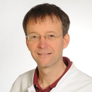 Porträt von Dr. med. Christof Bock, Leitender Oberarzt, Facharzt für Innere Medizin und Gastroenterologie am Klinikum Coburg der Sana Kliniken Oberfranken