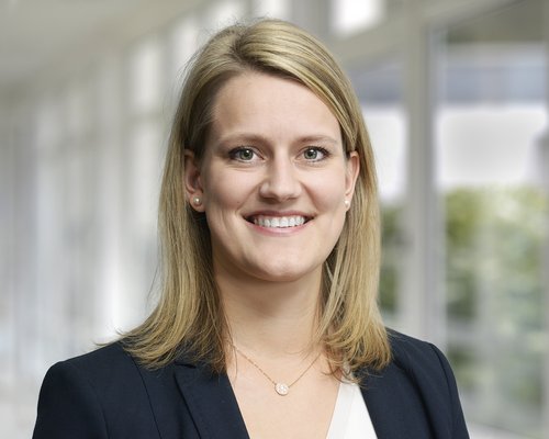 Die kaufmännische Direktorin Svenja Eckl leitet für das Sana Krankenhaus Radevormwald das Teststellen-Projekt (Foto: Michael Mutzberg)