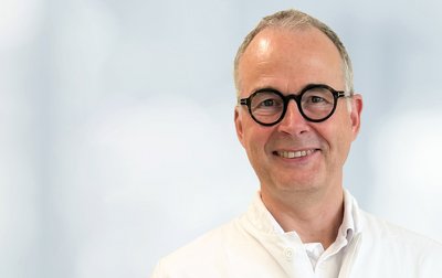 Portraitfoto von Dr. Dirk Wernerus, Sektionsleitung Orthopädie und Leitung Endoprothetikzentrum am Sana Klinikum Landkreis Biberach