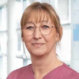 Porträtfoto von Petra Liebermann-Jost, Stationsleitung des Herzkatheterlabors der Regio Kliniken