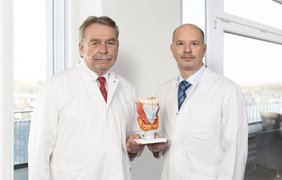 Professor Dr. Hans Udo Zieren und Dr. Marc Gobel (Foto: Stephan Hubrich)