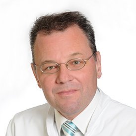 Porträt von Dr. med. Oliver Schumacher, Oberarzt, Facharzt für Allgemeinchirurgie, Viszeralchirurgie und spezielle Viszeralchirurgie am Sana Klinikum Coburg der Sana Kliniken Oberfranken