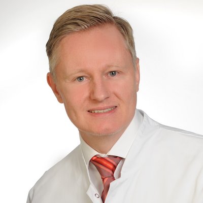 Porträt von Dr. med. univ. Christian Javernik, Facharzt für Neurologie, spezielle neurologische Intensivmedizin am Sana Klinikum Coburg der Sana Kliniken Oberfranken