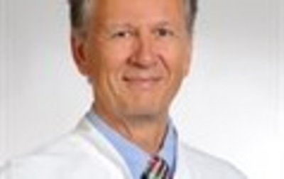 Porträt von Dr. med. Christian Pohlig, Chefarzt für Innere Medizin, Klinische Geriatrie, Notfallmedizin am Sana Klinikum Coburg der Sana Kliniken Oberfranken.